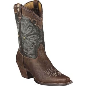 Ariat Daisy Cowboy Boots!  🤠 👢 Like New!